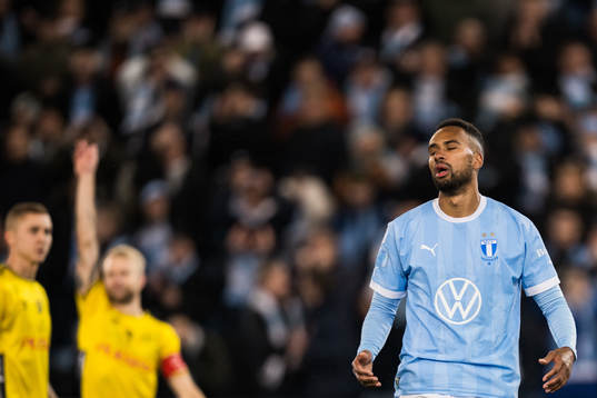 Malmö FFs Isaac Kiese Thelin deppar