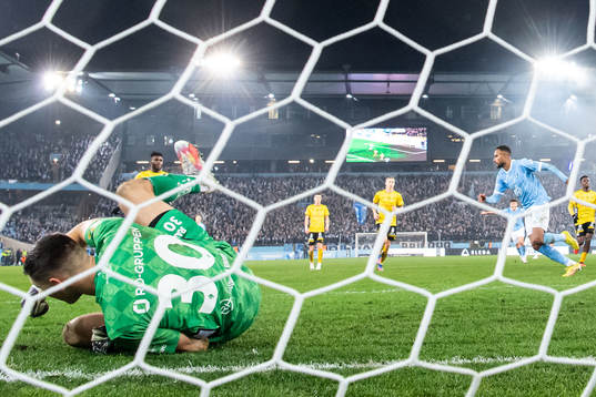 Malmö FFs Isaac Kiese Thelin jublar