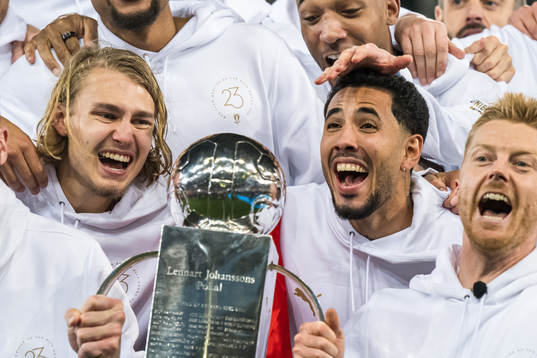 Malmö FFs Sebastian Nanasi och Sergio Pena jublar