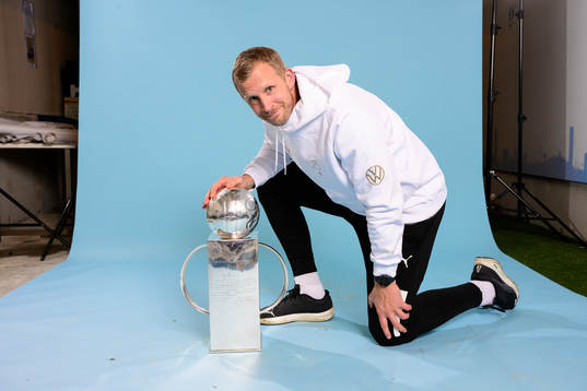 Malmö FFs fysioterapeut Alexander Nilsson jublar med