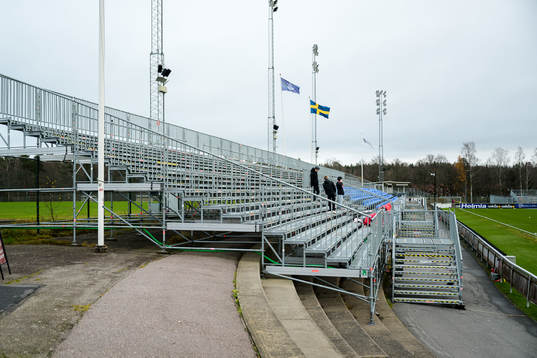 Stora Vallas provisoriska läktaren som ska bytas ut