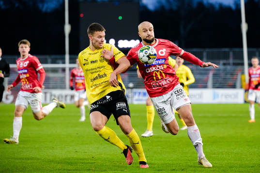 Mjällbys Arvid Brorsson och Degerfors Pashang Abdulla