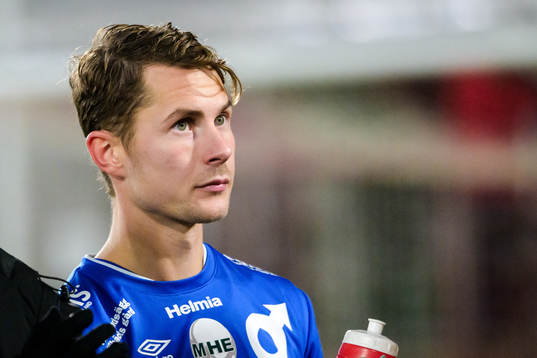 Degerfors målvakt Sondre Lovseth Rossbach deppar