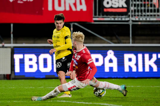 Mjällbys Jesper Gustavsson och Degerfors Alexander Heden