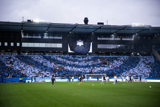 Malmö FFs supportrar med tifo
