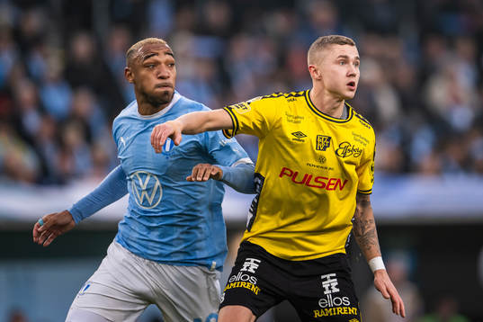 Malmö FFs Derek Cornelius och Elfsborgs Sebastian Holmen