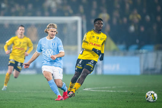 Malmö FFs Sebastian Nanasi och Elfsborgs Michael Baidoo