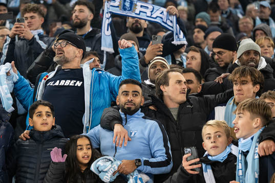 Jublande Malmö FF supportrar
