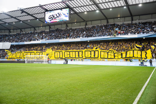 Elfsborgs supportrar med tifo