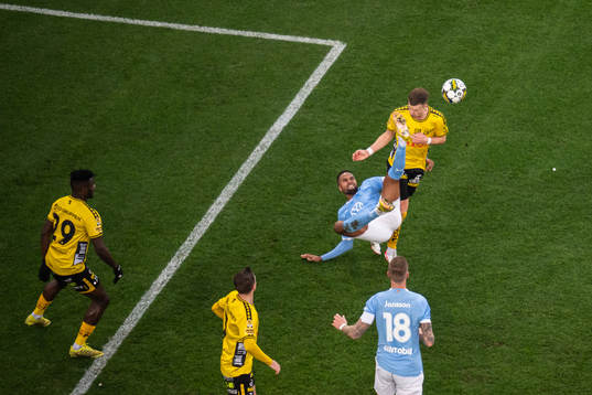 Malmö FFs Isaac Kiese Thelin och Elfsborgs Andri Fannar