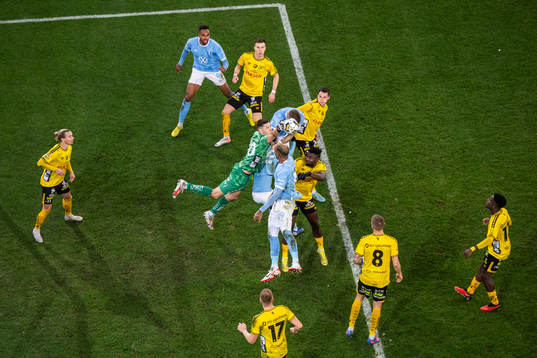 Elfsborgs målvakt Hakon Valdimarsson och Malmö FFs Pontus