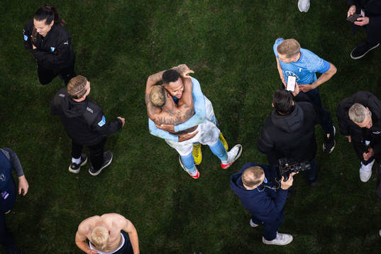 Malmö FFs Derek Cornelius och Isaac Kiese Thelin jublar