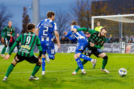 IFK Göteborgs Gustaf Norlin och Varbergs Oskar Sverrisson
