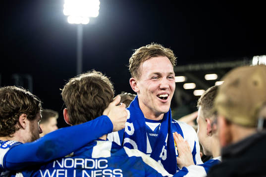 IFK Göteborgs Adam Carlén jublar