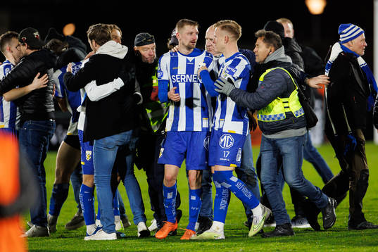IFK Göteborgs Sebastian Eriksson och Oscar Wendt jublar