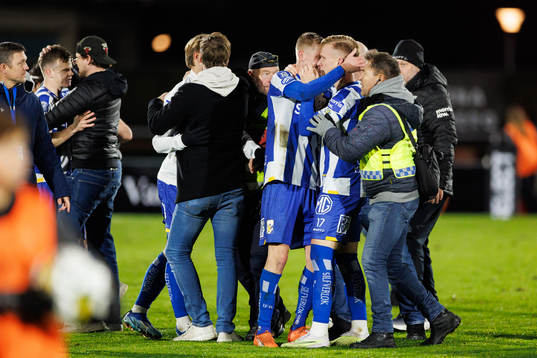 IFK Göteborgs Sebastian Eriksson och Oscar Wendt jublar