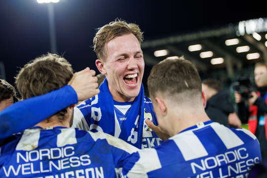 IFK Göteborgs Adam Carlén jublar