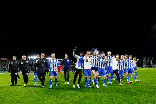 IFK Göteborgs spelare jublar