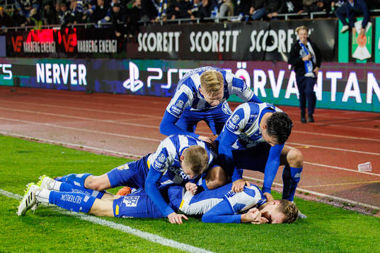 IFK Göteborgs spelare jublar