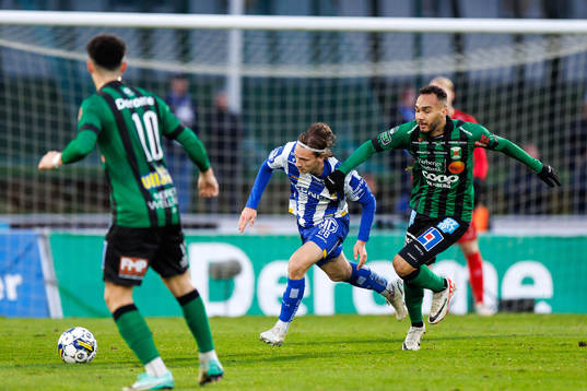 IFK Göteborgs Lucas Kåhed och Varbergs Vinicius Nogueira