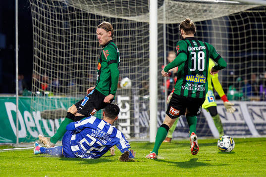 IFK Göteborgs Astrit Selmani och Varbergs Hampus Zackrisson