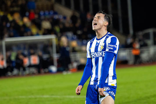 IFK Göteborgs Hussein Carneil reagerar
