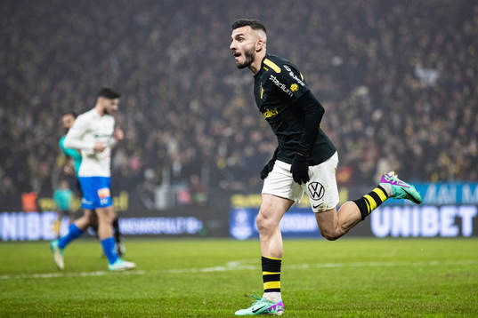s Ioannis Pittas jublar