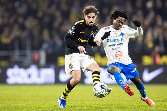 s Taha Ayari och Värnamos Frank Junior Adjei