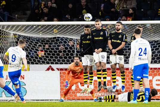 s Rui Modesto, Benjamin Tiedemann Hansen och Omar Faraj i