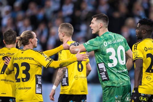 Elfsborgs Niklas Hult och målvakt Hakon Valdimarsson