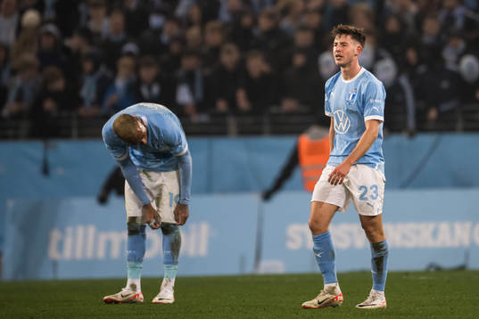 Malmö FFs Lasse Berg Johnsen  deppar
