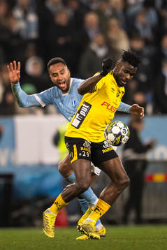 Malmö FFs Isaac Kiese Thelin och Elfsborgs Ibrahim Buhari