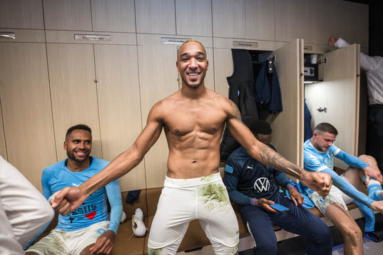 Malmö FFs Derek Cornelius jublar i omklädningsrummet
