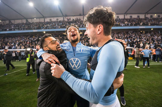Malmö FFs Joseph Ceesay och Stefano Vecchia jublar