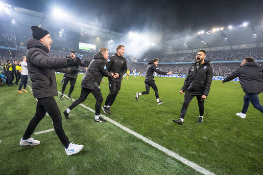Malmö FFs tränare Henrik Rydström jublar