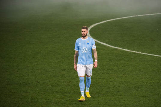 Malmö FFs Pontus Jansson lämnar planen