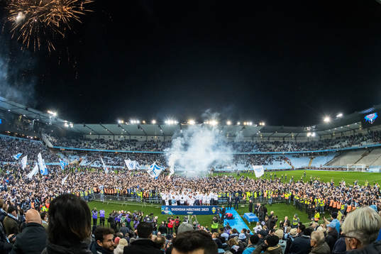 Malmö FFs spelare och supportrar jublar