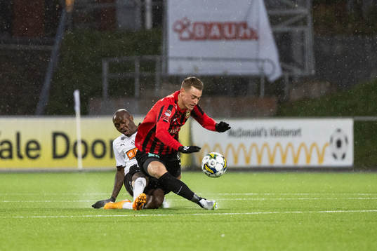 Häckens Edward Chilufya och Brommapojkarnas Jesper Löfgren