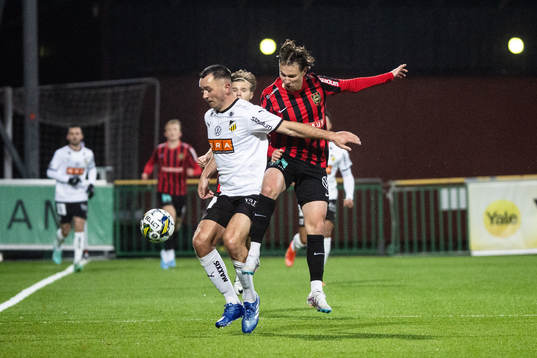 Häckens Even Hovland och Brommapojkarnas Rebin Sulaka