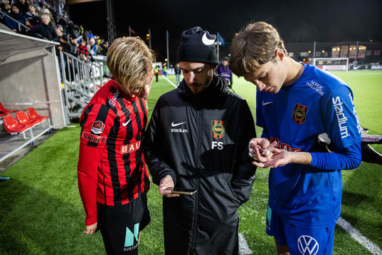 Brommapojkarnas Alexander Jensen och målvakt Filip Sidklev