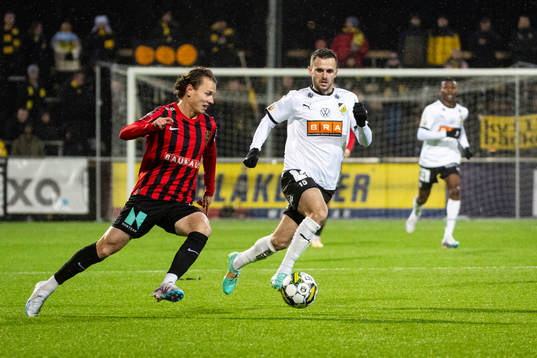 Brommapojkarnas Alex Timossi Andersson och Häckens Kadir