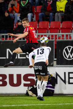 Brommapojkarnas Ludvig Fritzson och Häckens Simon Sandberg