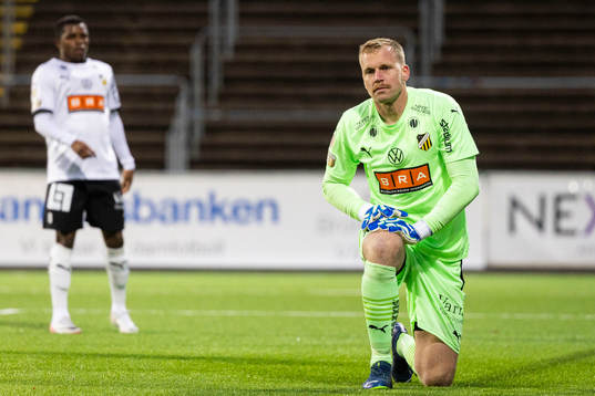 Häckens målvakt Peter Abrahamsson  deppar