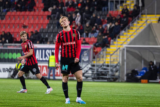 Brommapojkarnas Alexander Jensen deppar