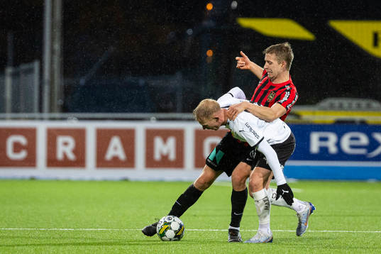 Brommapojkarnas Ludvig Fritzson och Häckens Mikkel Rygaard