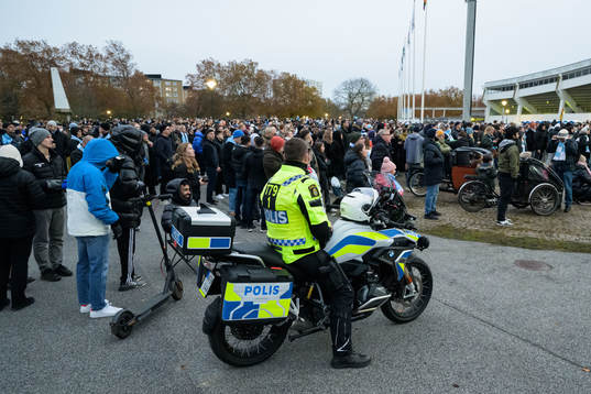 Malmö FF supportrar följer fotbollsmatchen i Allsvenskan