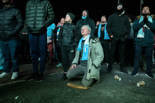 Malmö FF supportrar följer fotbollsmatchen i Allsvenskan
