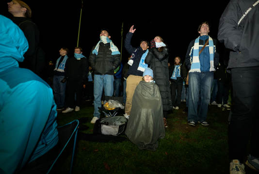 Malmö FF supportrar följer fotbollsmatchen i Allsvenskan