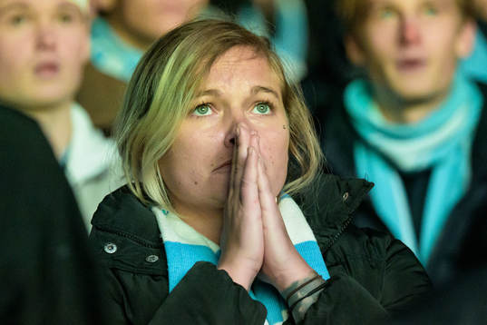 Malmö FF supportrar följer fotbollsmatchen i Allsvenskan