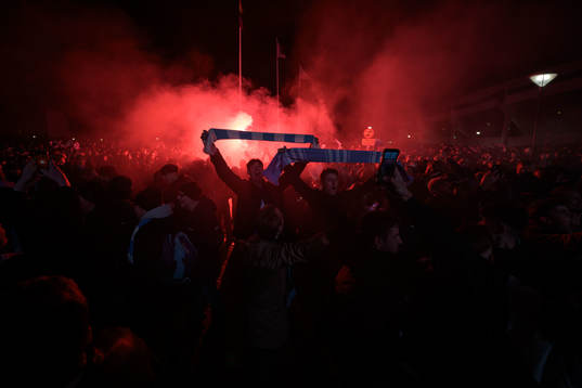 Malmö FF supportrar följer fotbollsmatchen i Allsvenskan